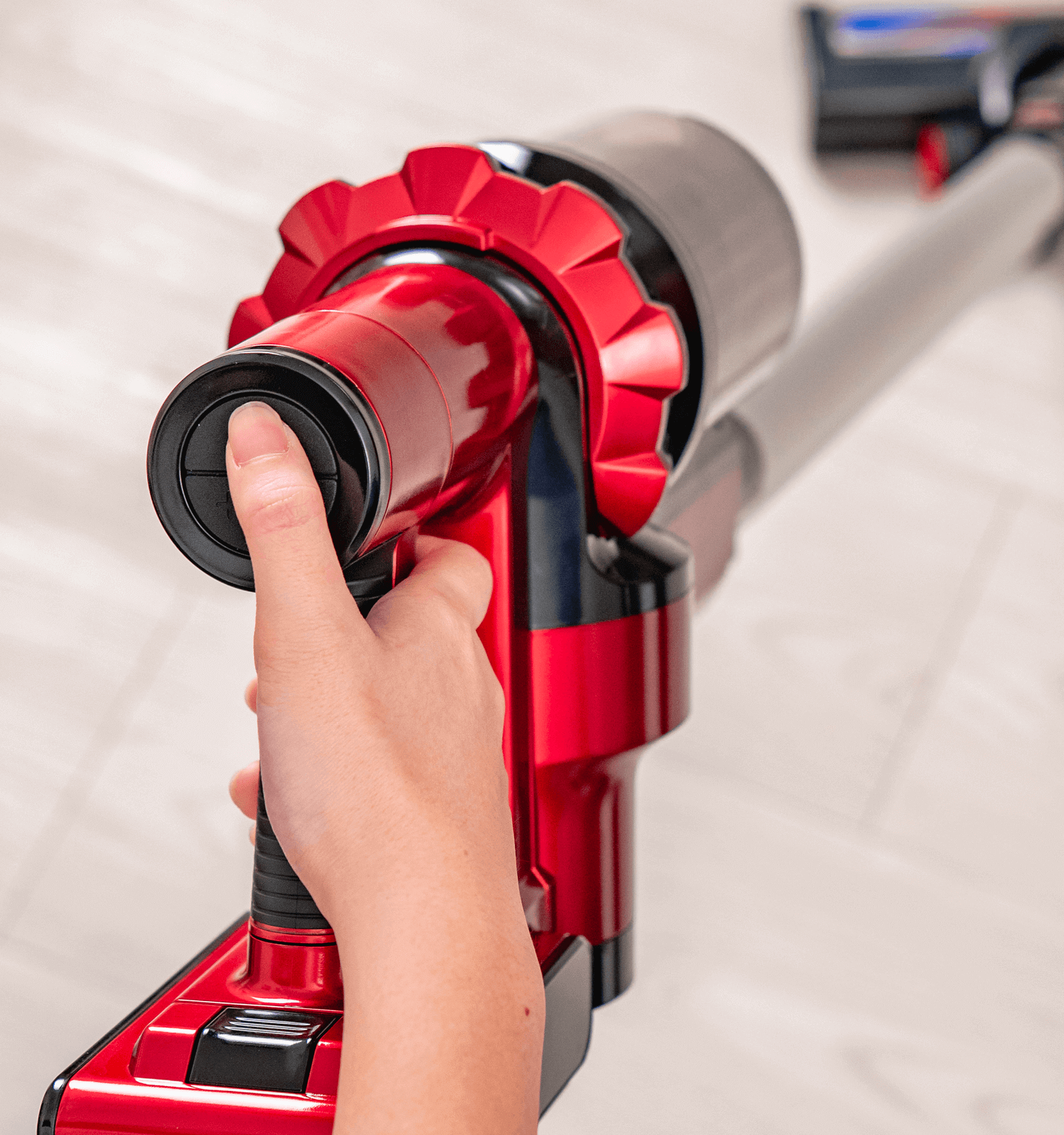 Russell Taylors Cordless Vacuum Cleaner with Motorized Brush VC25